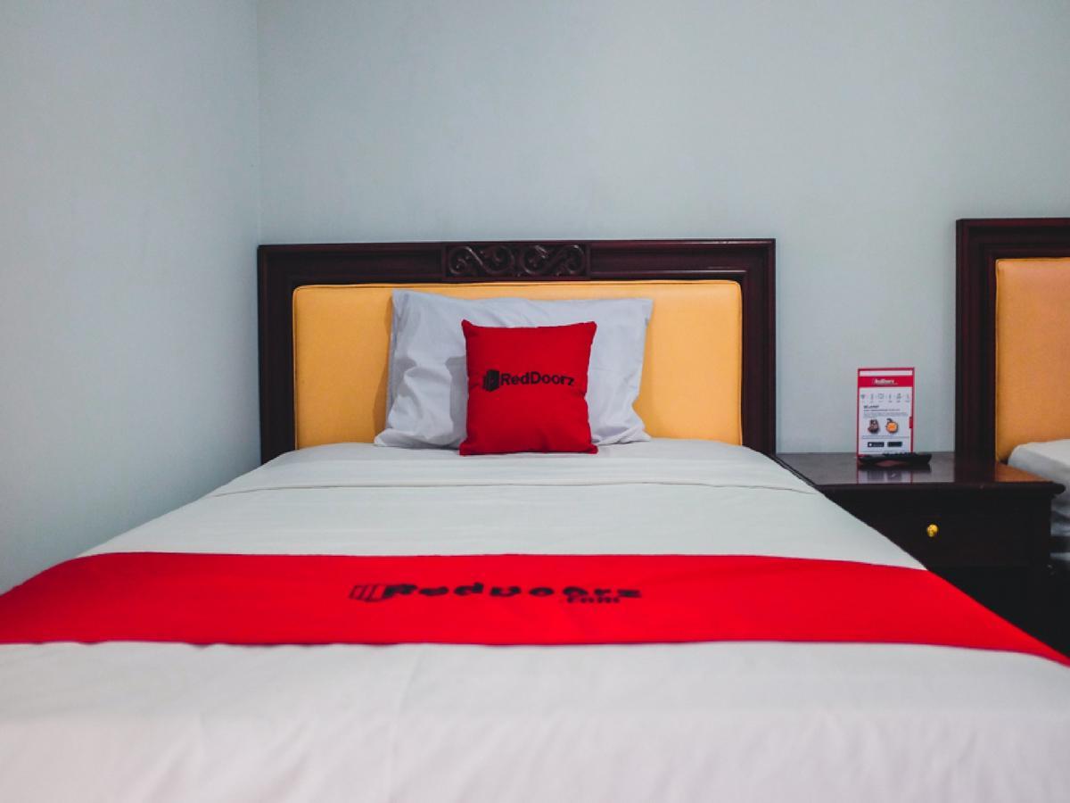 Reddoorz Plus @ Helvetia ميدان المظهر الخارجي الصورة