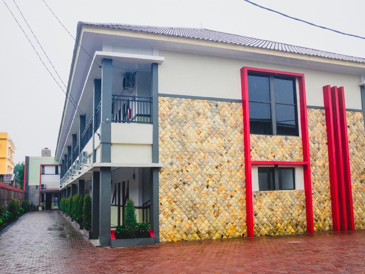 Reddoorz Plus @ Helvetia ميدان المظهر الخارجي الصورة