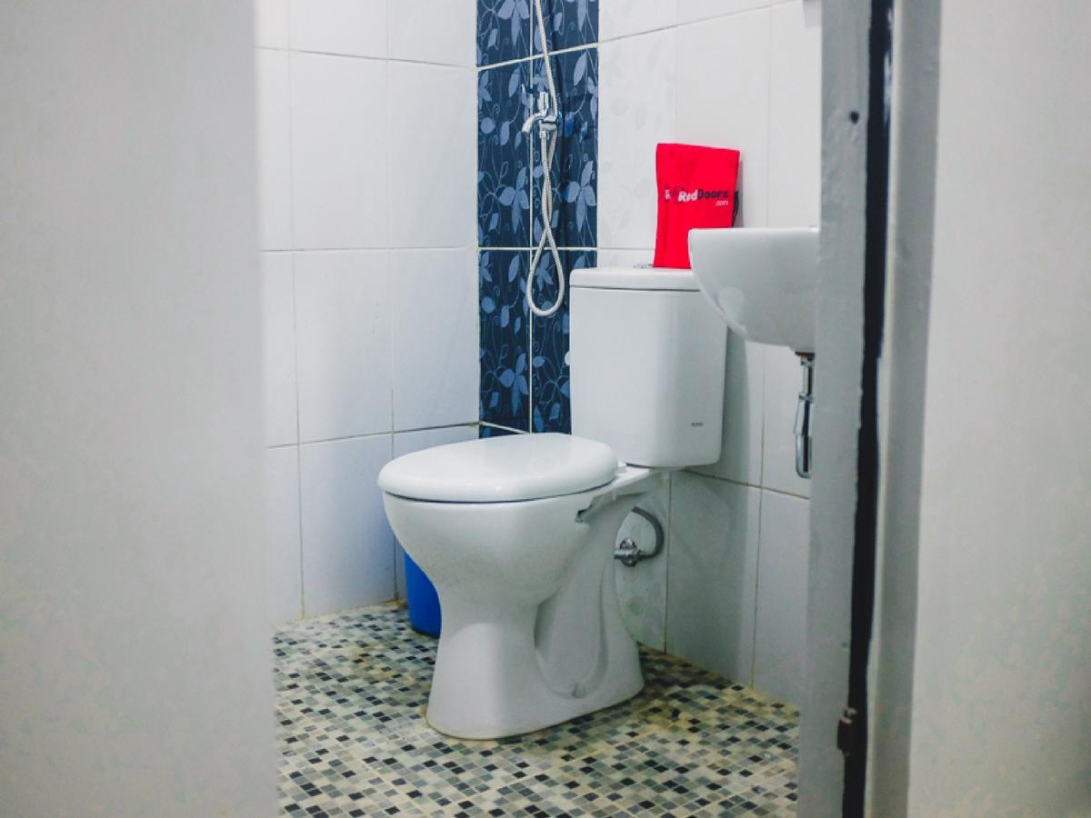 Reddoorz Plus @ Helvetia ميدان المظهر الخارجي الصورة