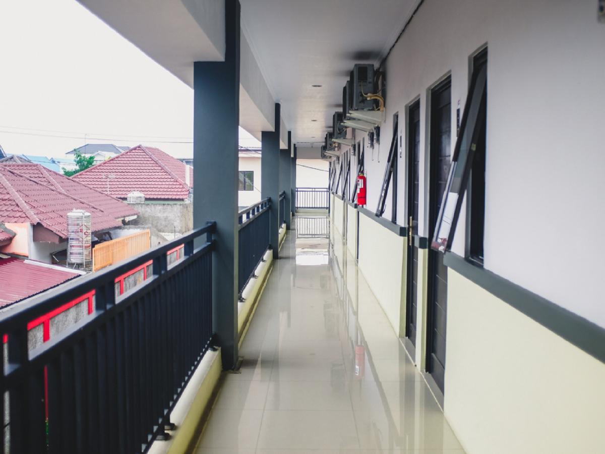 Reddoorz Plus @ Helvetia ميدان المظهر الخارجي الصورة